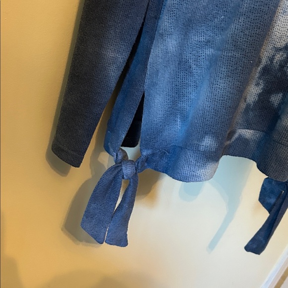 Tribal Tie-Hem Blue Tie-Dye Long Sleeve Waffle Top Size L - Picture 6 of 12